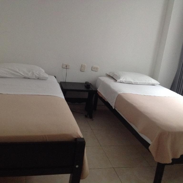 Hotel Calamo Plaza Pitalito Quarto foto